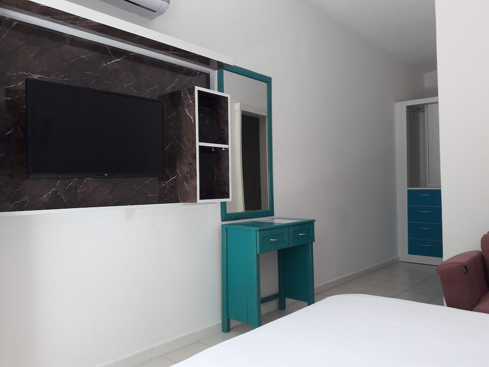Sunset Boutique Hotel & Apartments 20