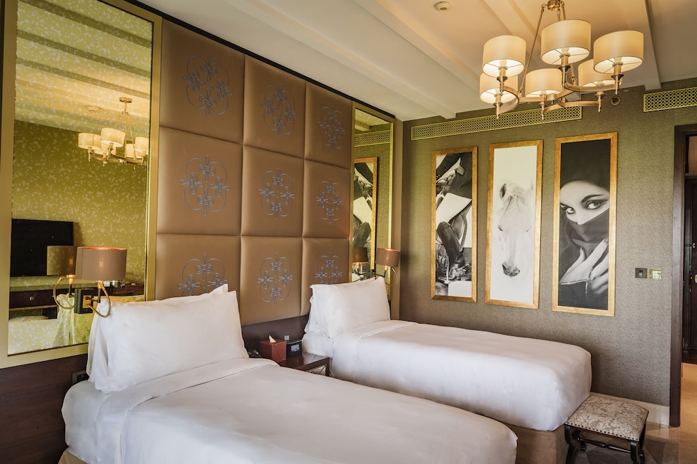 Al Habtoor Polo Resort & Club 16