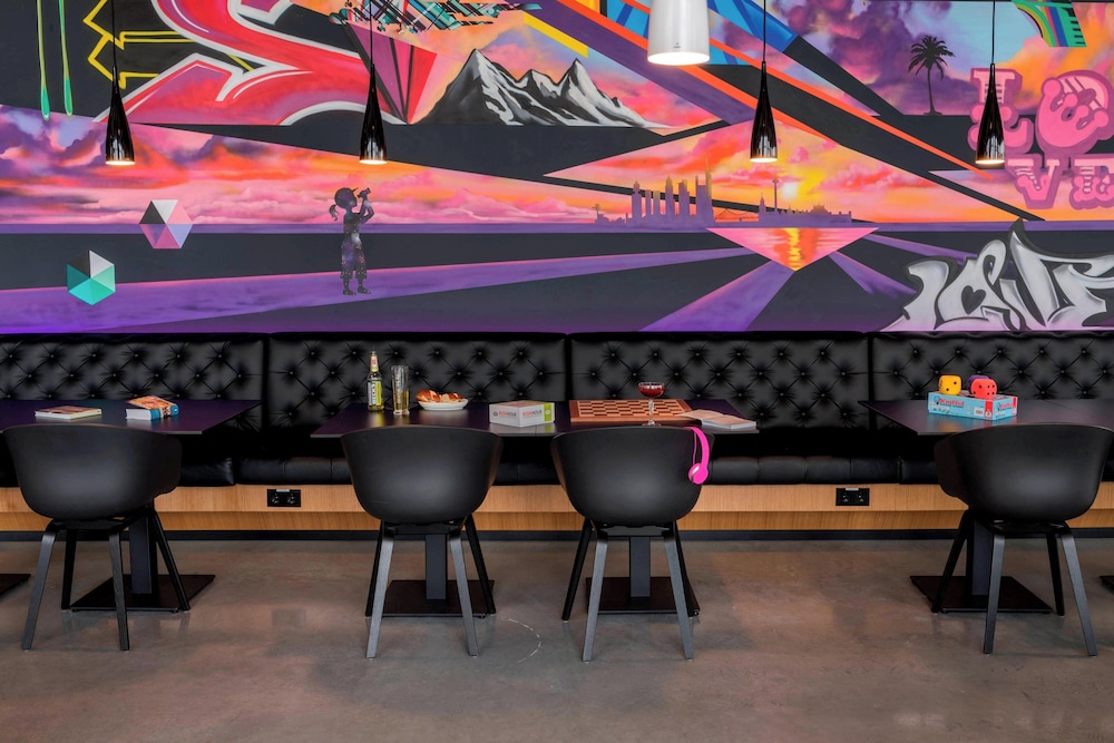 Moxy Frankfurt Airport 20