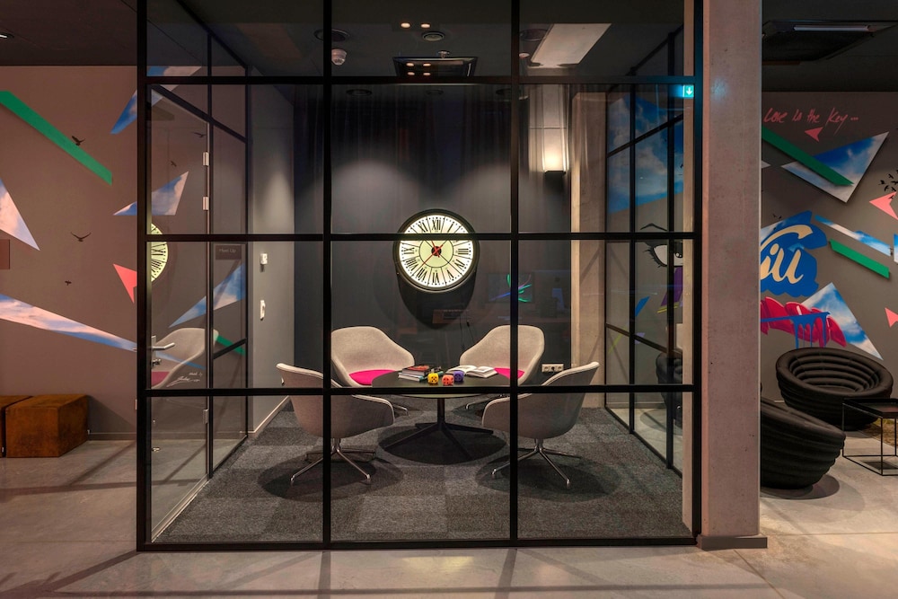 Moxy Frankfurt Airport 19