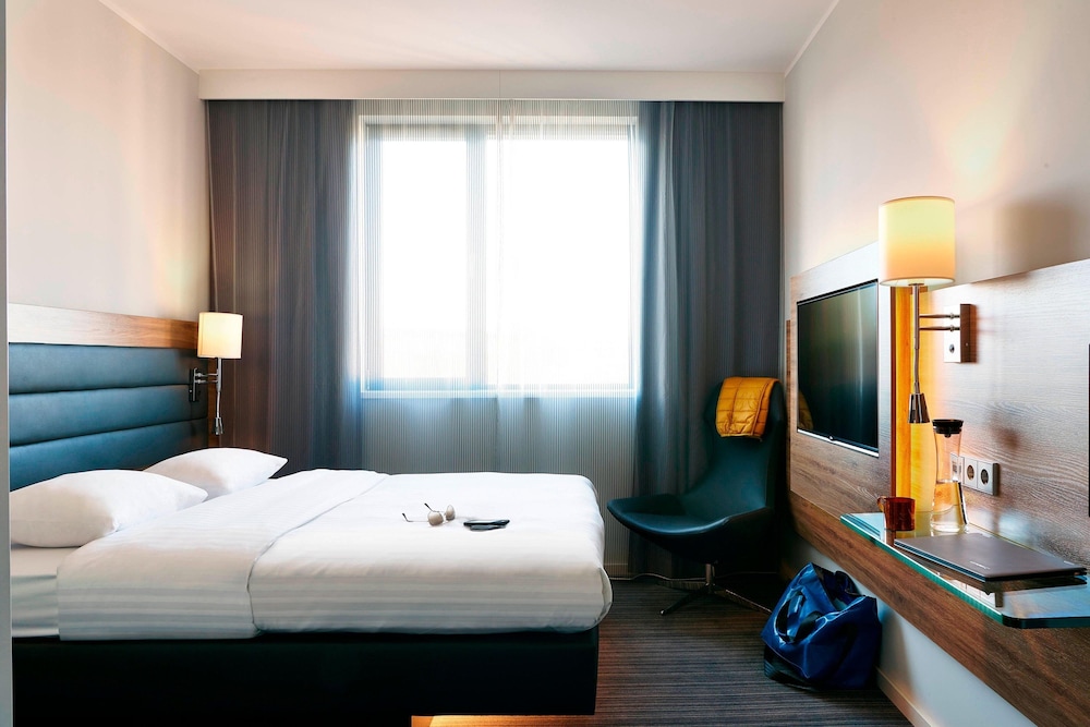 Moxy Frankfurt Airport 13
