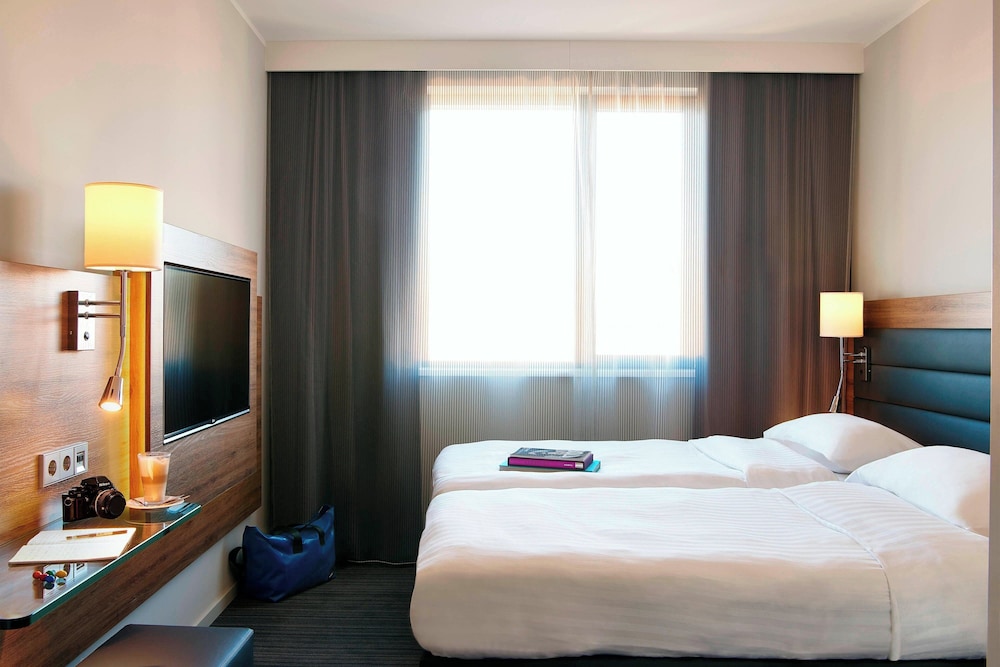Moxy Frankfurt Airport 15