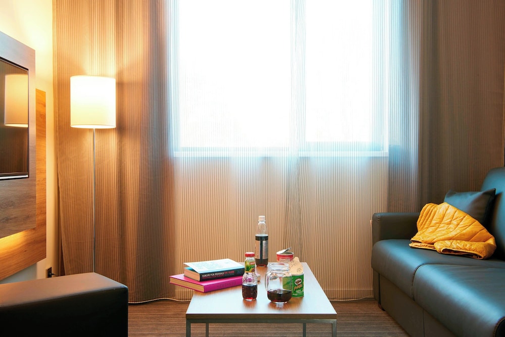 Moxy Frankfurt Airport 18