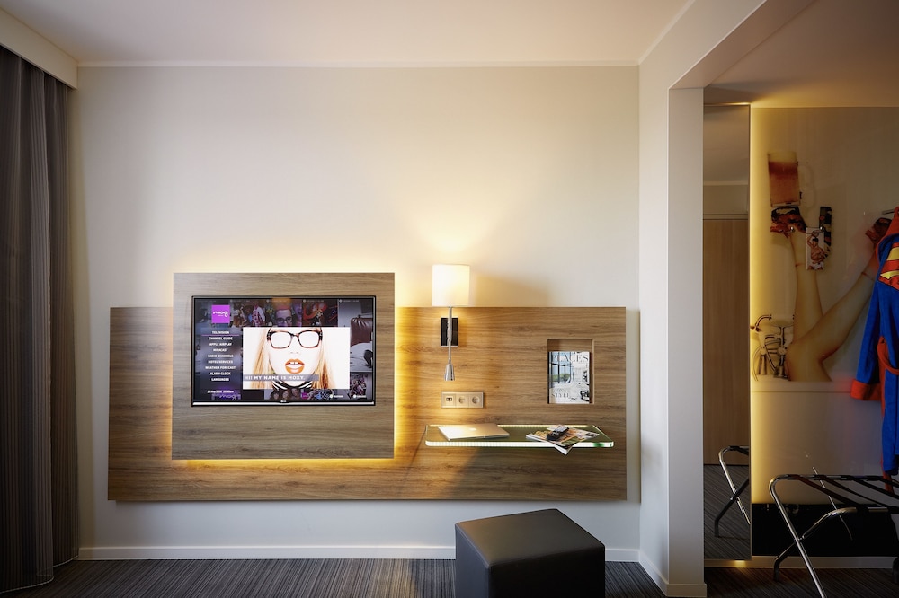 Moxy Frankfurt Airport 11