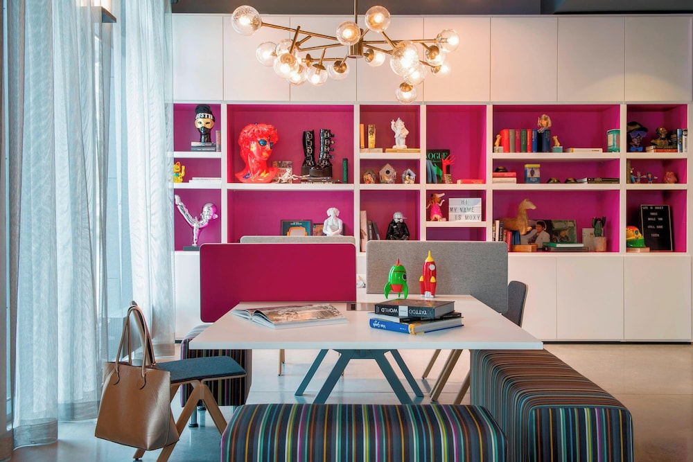 Moxy Frankfurt Airport 22