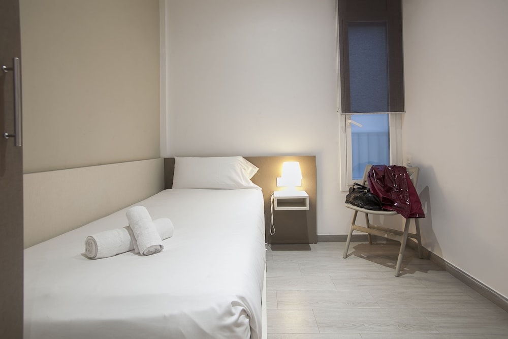 Gaudi Flats 7