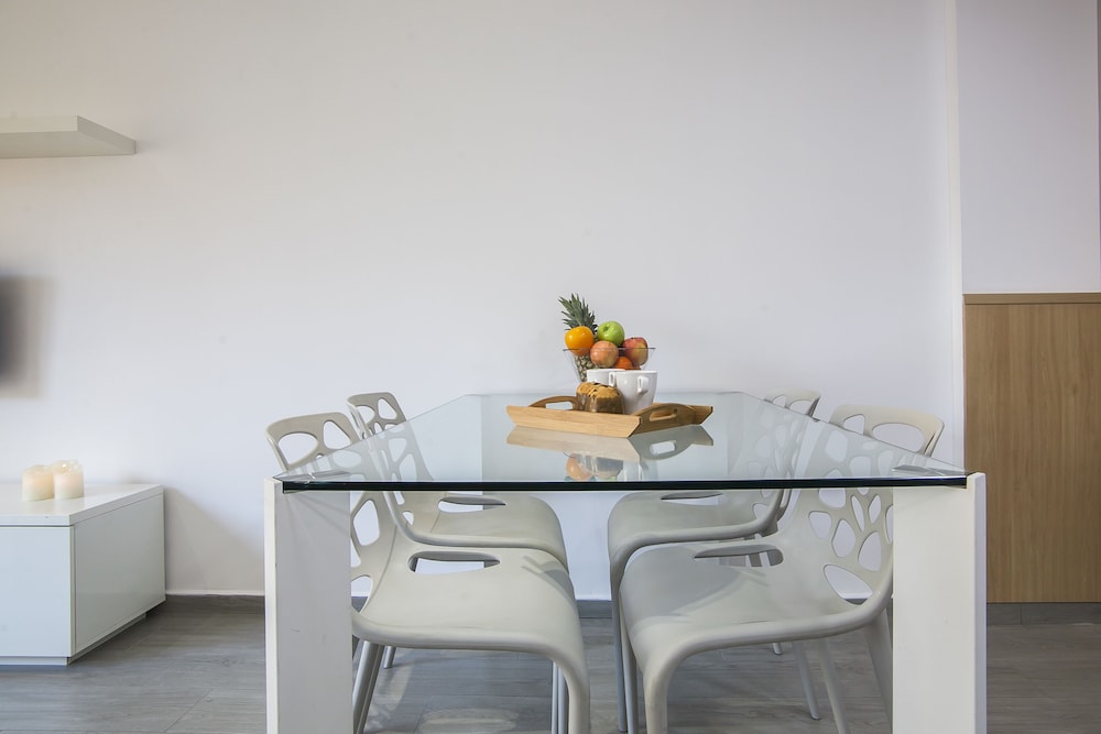 Gaudi Flats 22