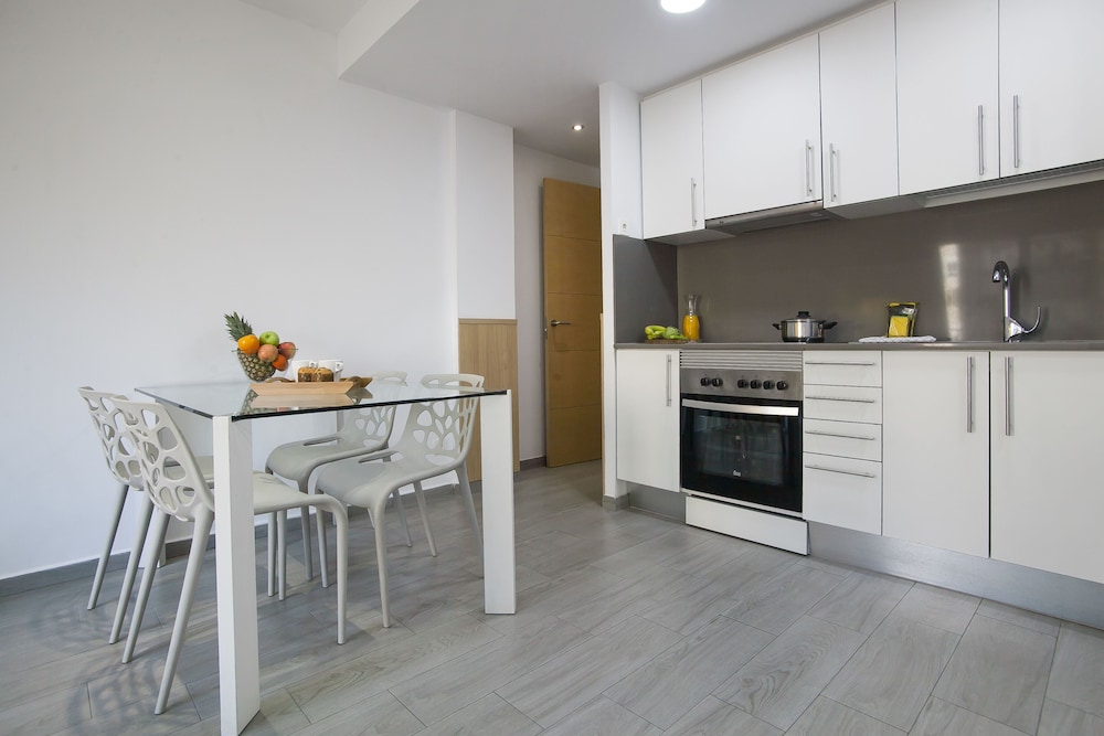 Gaudi Flats 23