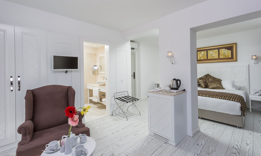 Wise Hotel & Spa 6