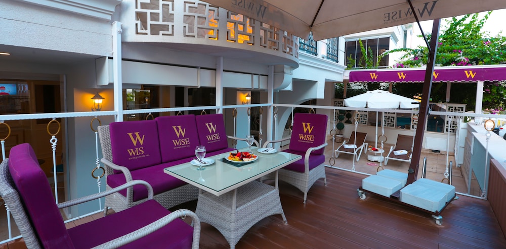 Wise Hotel & Spa 17