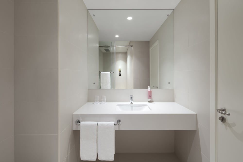 Rove Trade Centre 11