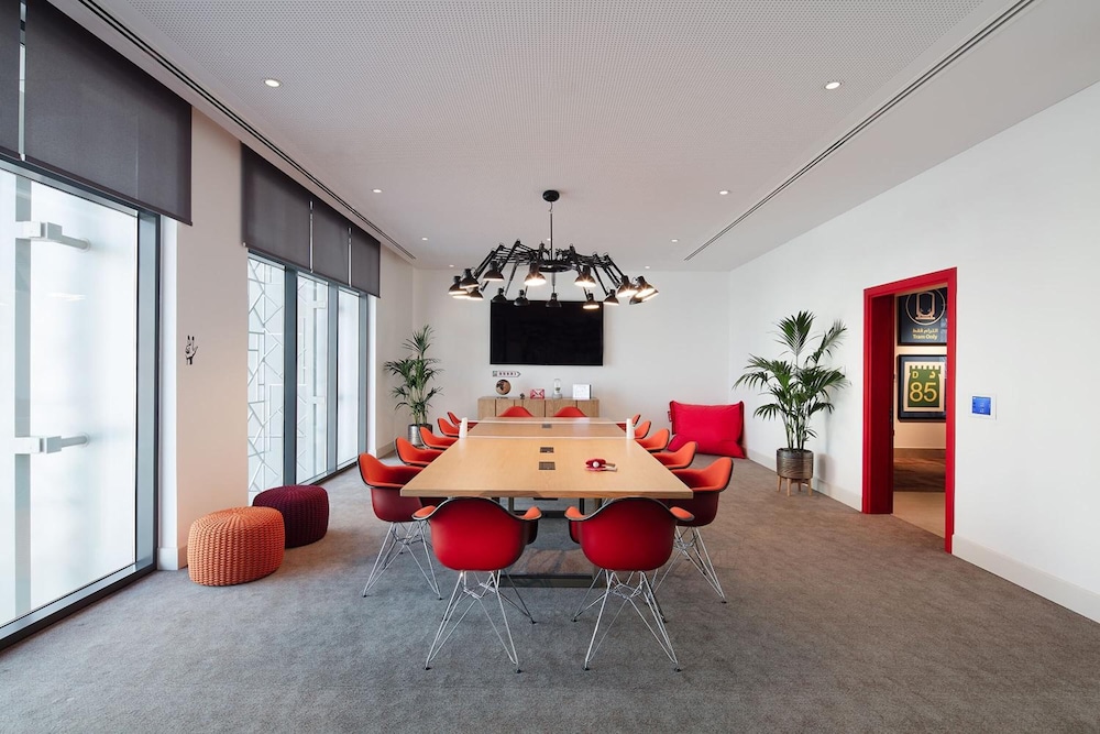 Rove Trade Centre 22