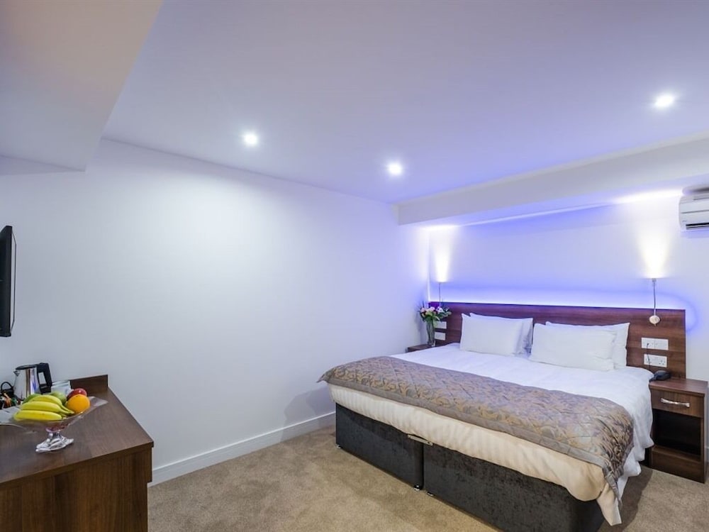 Signature Hotel London 12