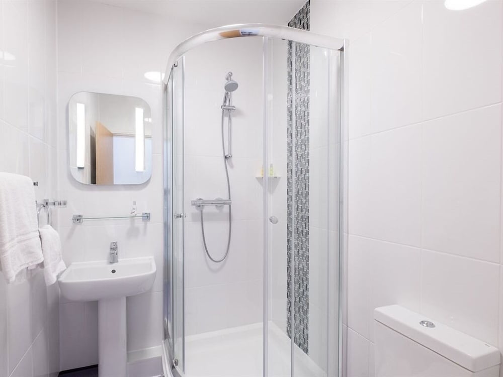 Signature Hotel London 17