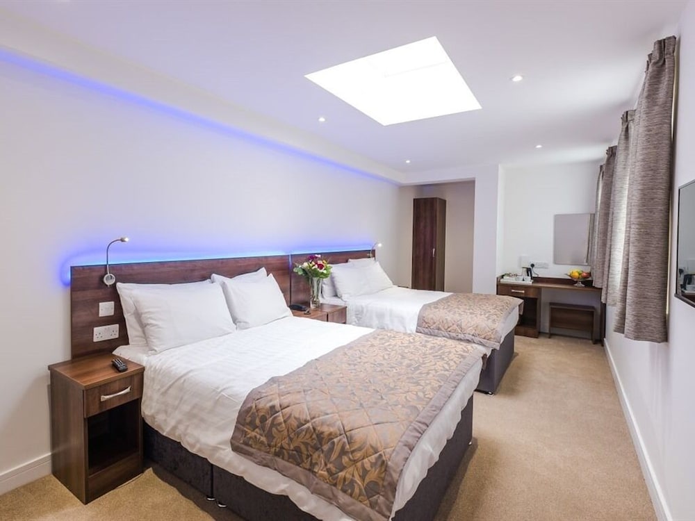 Signature Hotel London 9