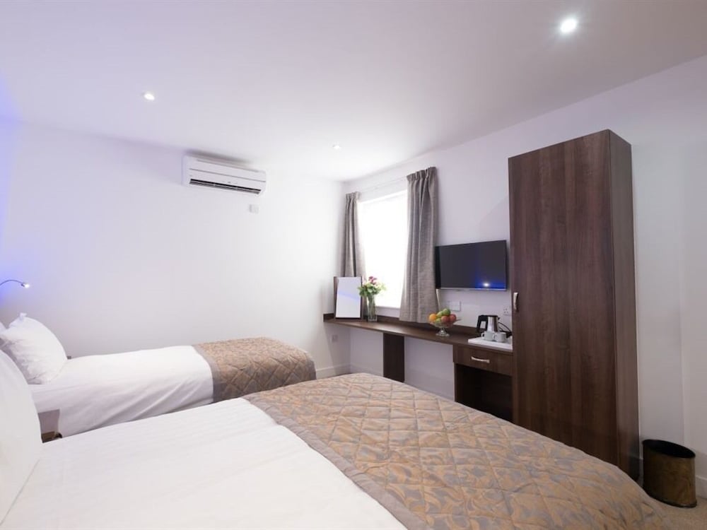 Signature Hotel London 10