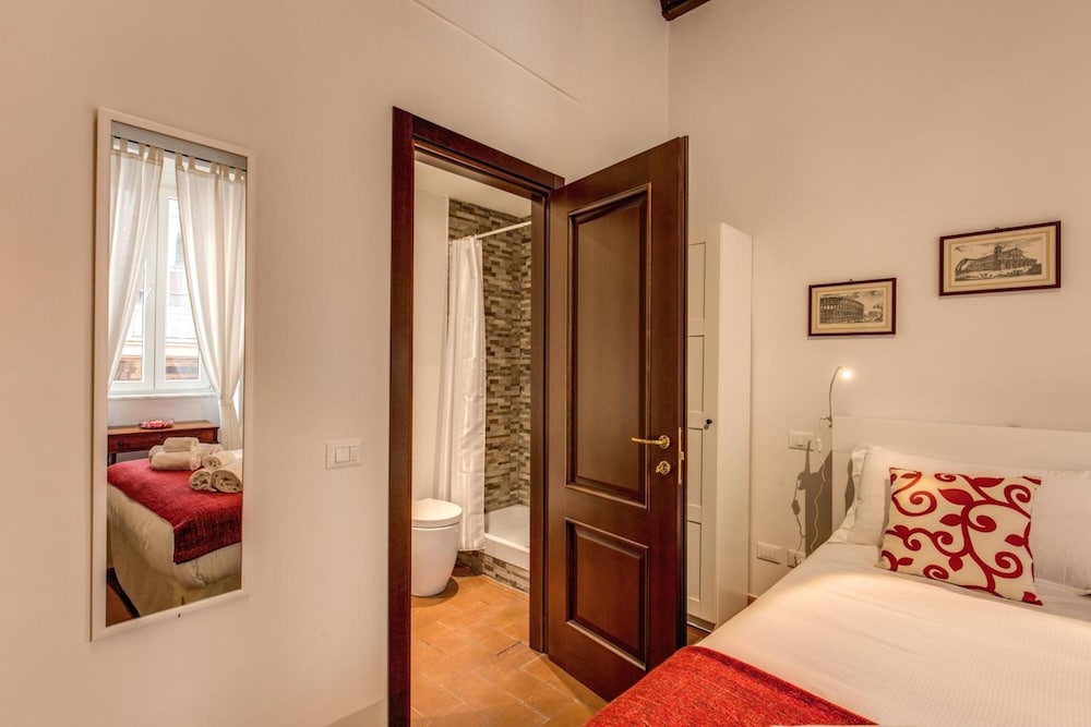 Piccolo Trevi Suites 12