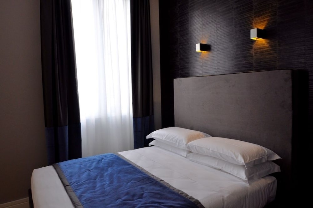 Place 24 Suites & Wellness 15