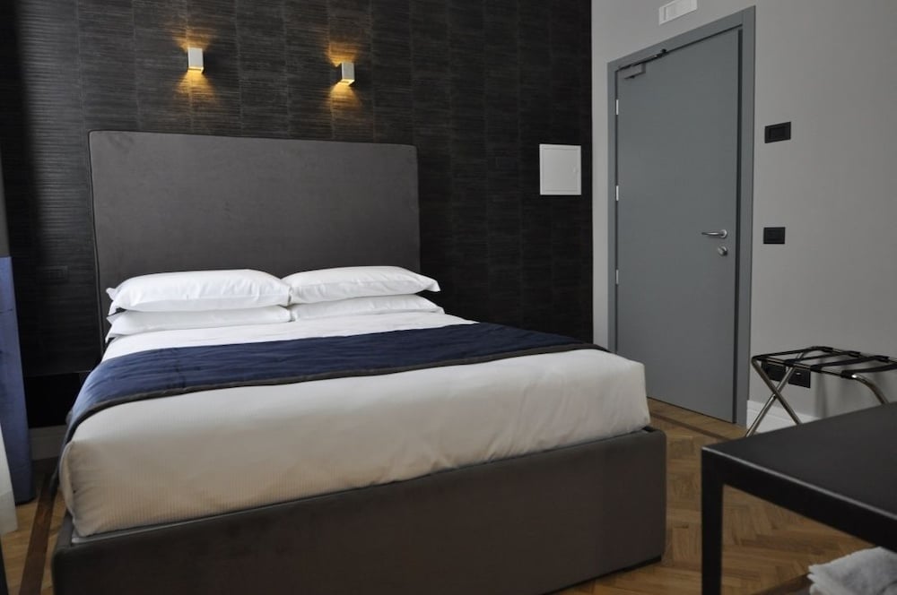 Place 24 Suites & Wellness 12