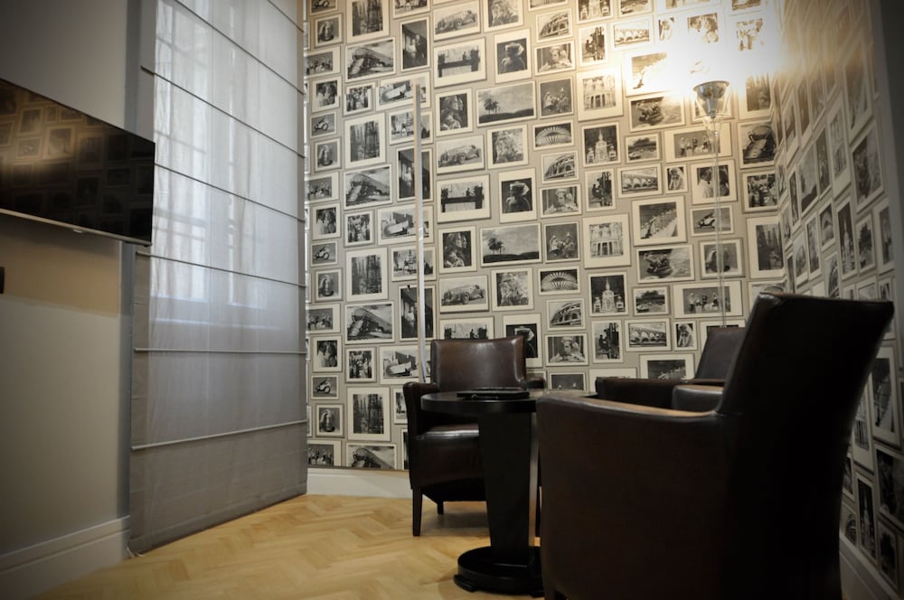 Place 24 Suites & Wellness 3