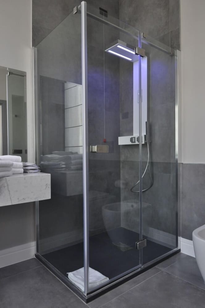 Place 24 Suites & Wellness 20