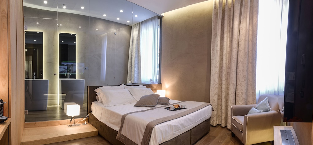 Sun Suite Luxury Pantheon 16