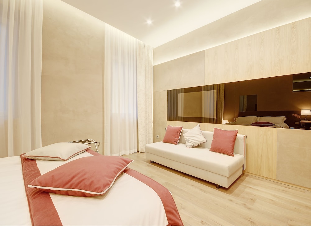 Sun Suite Luxury Pantheon 18