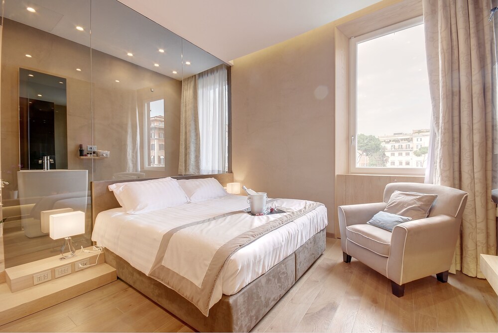 Sun Suite Luxury Pantheon 24