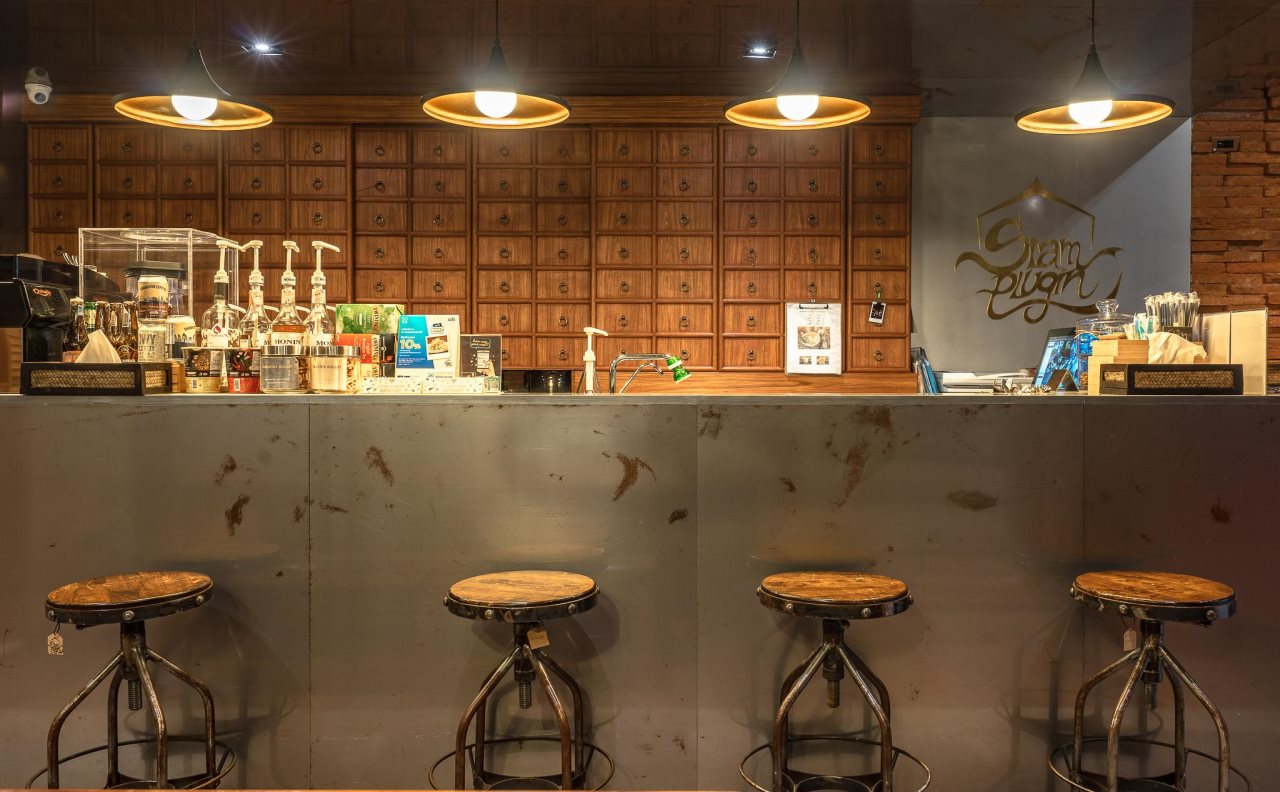 Siam Plug In Hostel 24