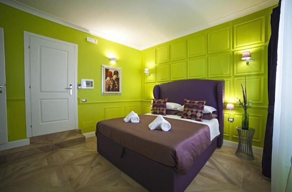 Vatican Luxury Suite 5