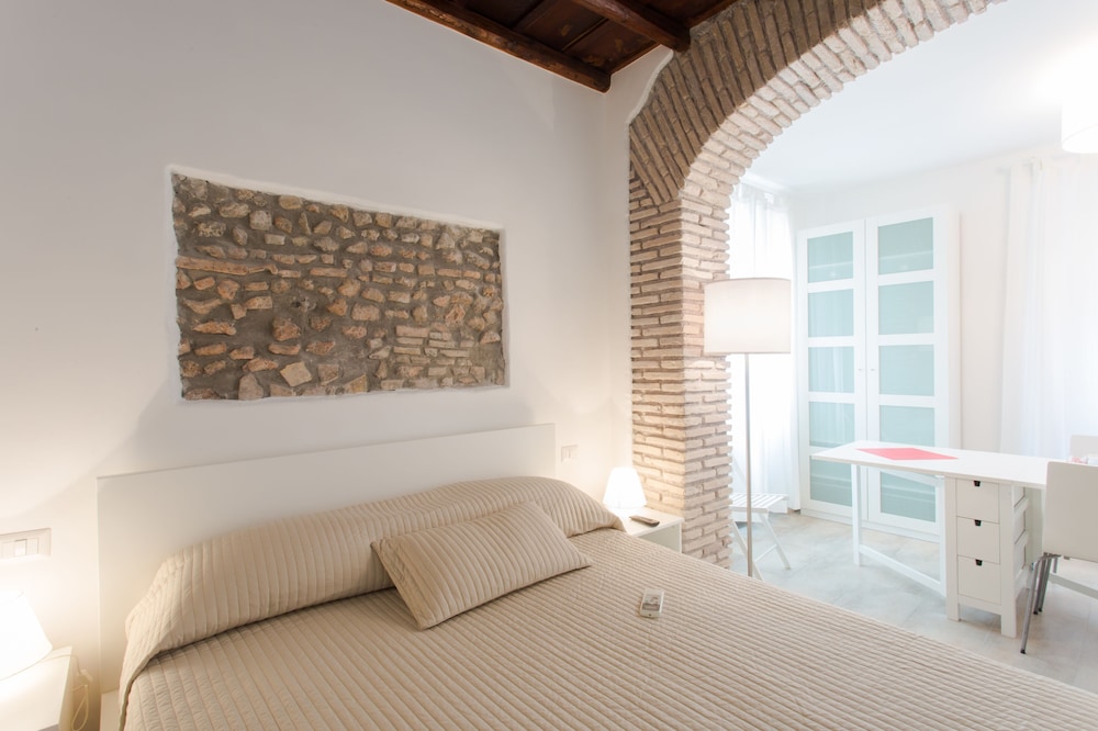 Domenichino Luxury Home 15