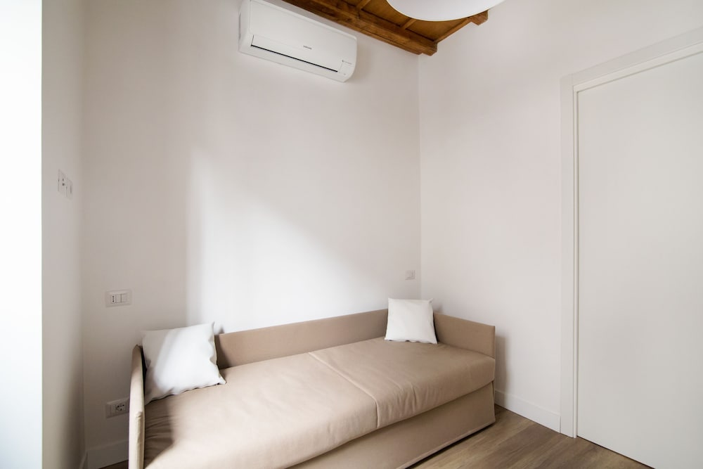 Domenichino Luxury Home 23