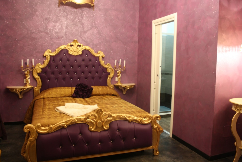 Pope's Suites 11