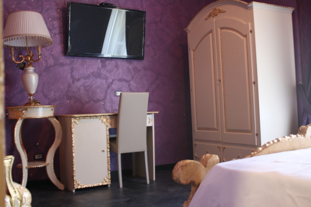 Pope's Suites 4