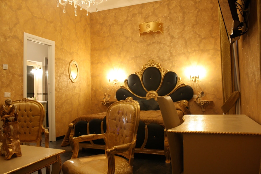 Pope's Suites 16