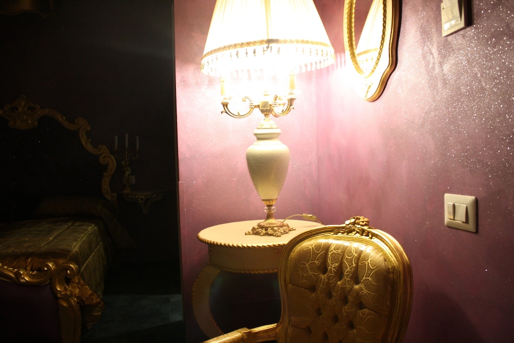 Pope's Suites 15
