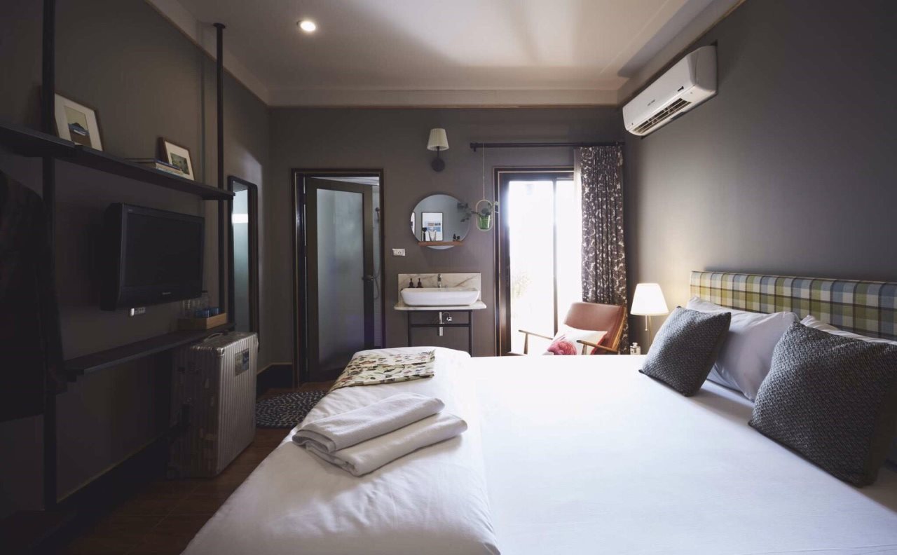 Josh Hotel 11