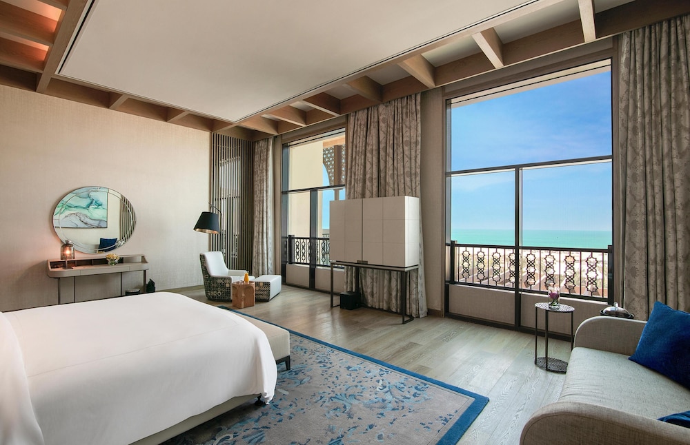 Saadiyat Rotana Resort & Villas 18