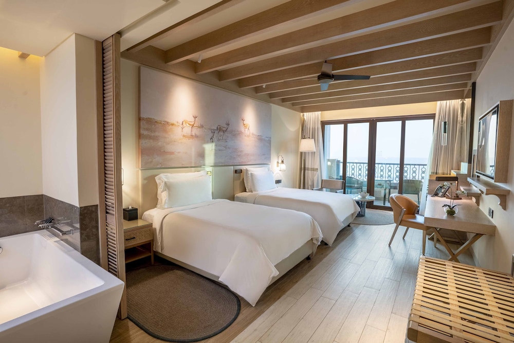 Saadiyat Rotana Resort & Villas 23