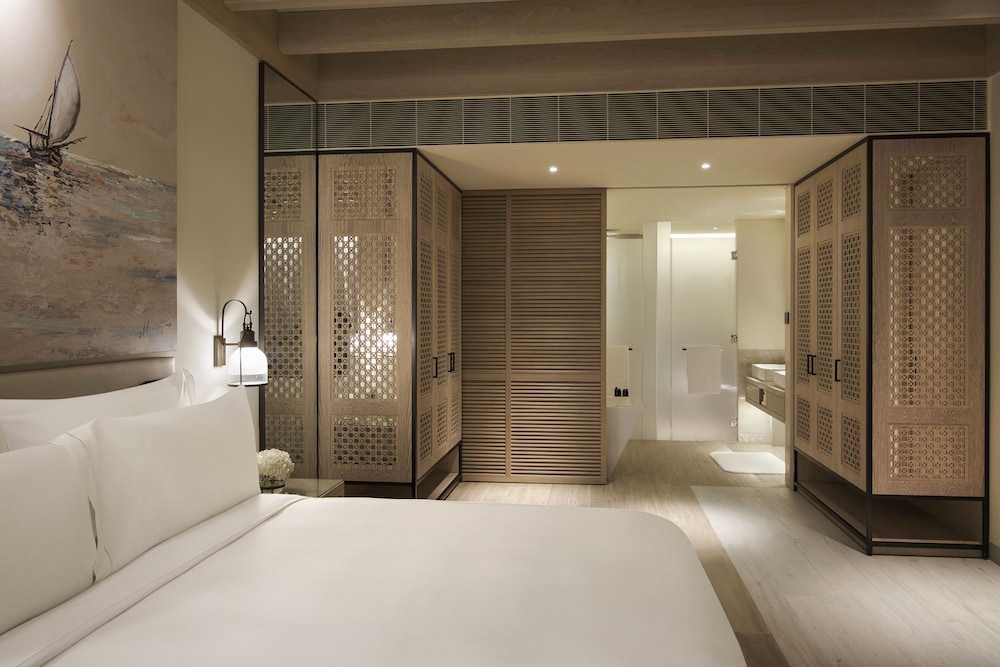 Saadiyat Rotana Resort & Villas 15