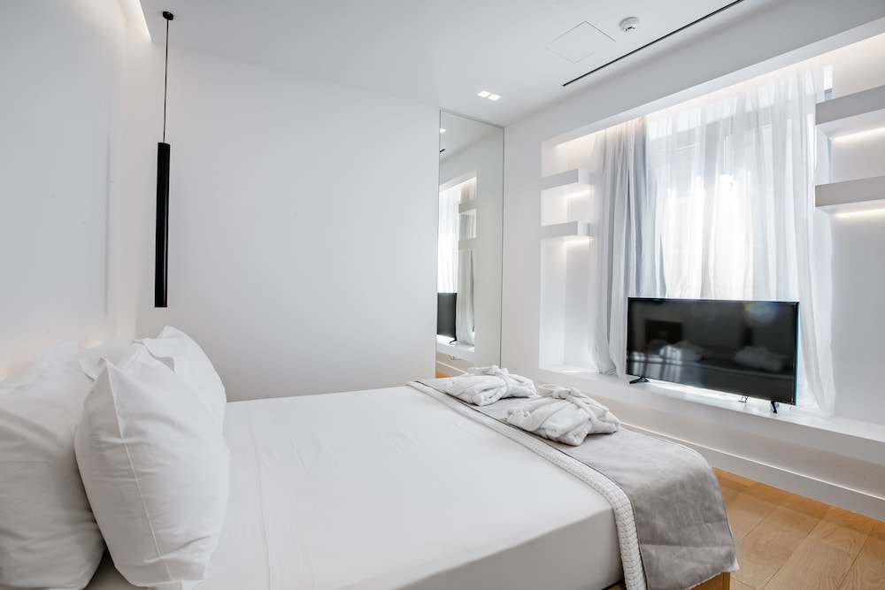 NS Place 24