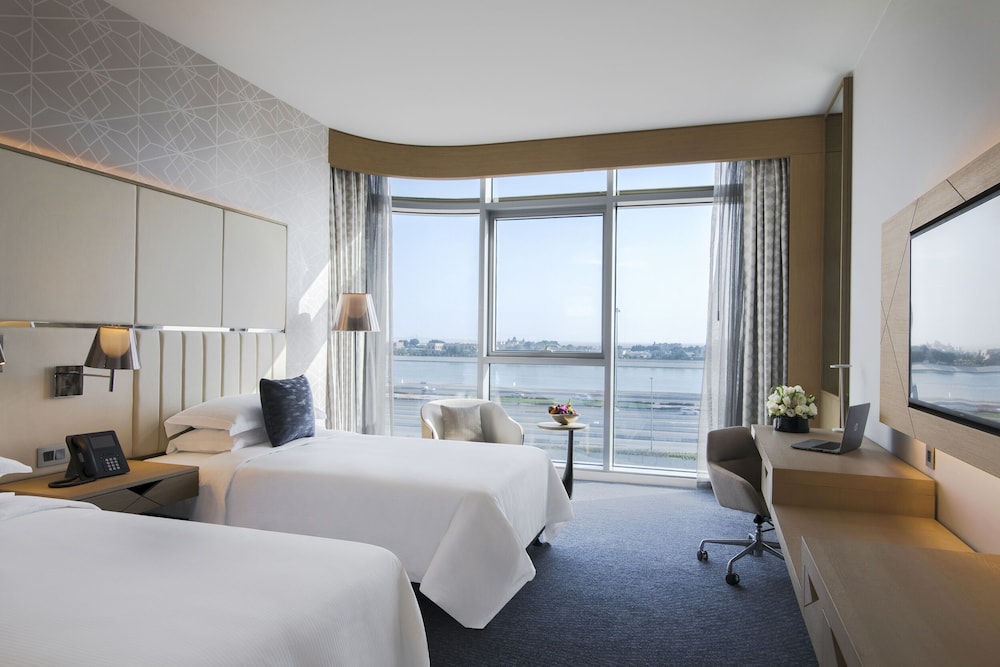Pearl Rotana Capital Centre 6