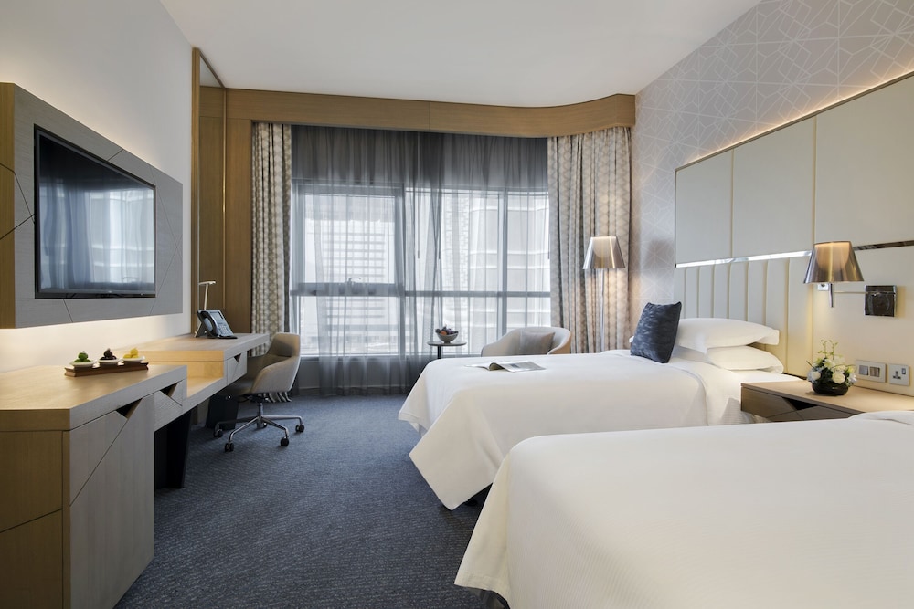 Pearl Rotana Capital Centre 4