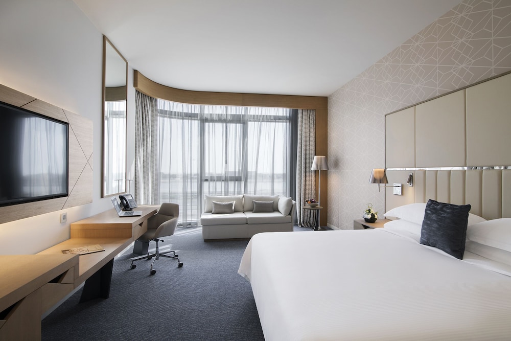 Pearl Rotana Capital Centre 5