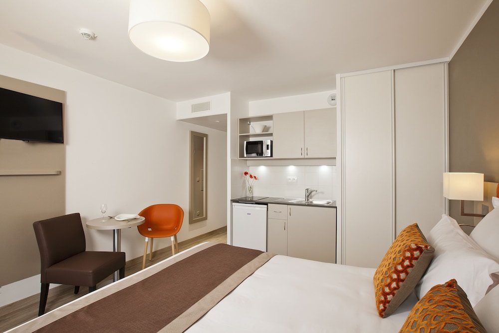 Residhome Paris Rosa Parks 13
