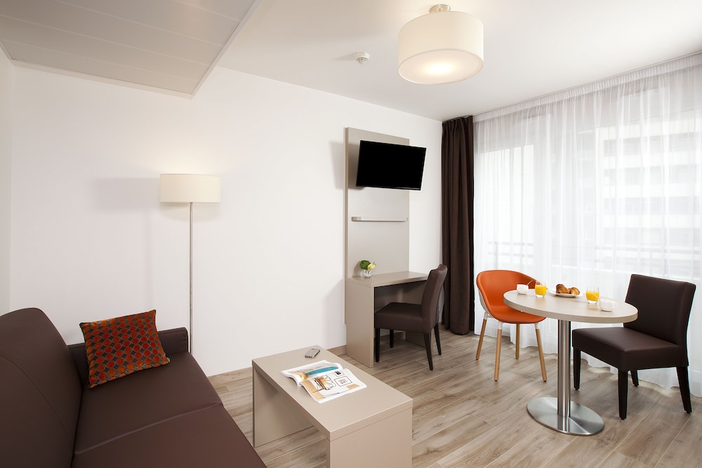 Residhome Paris Rosa Parks 12