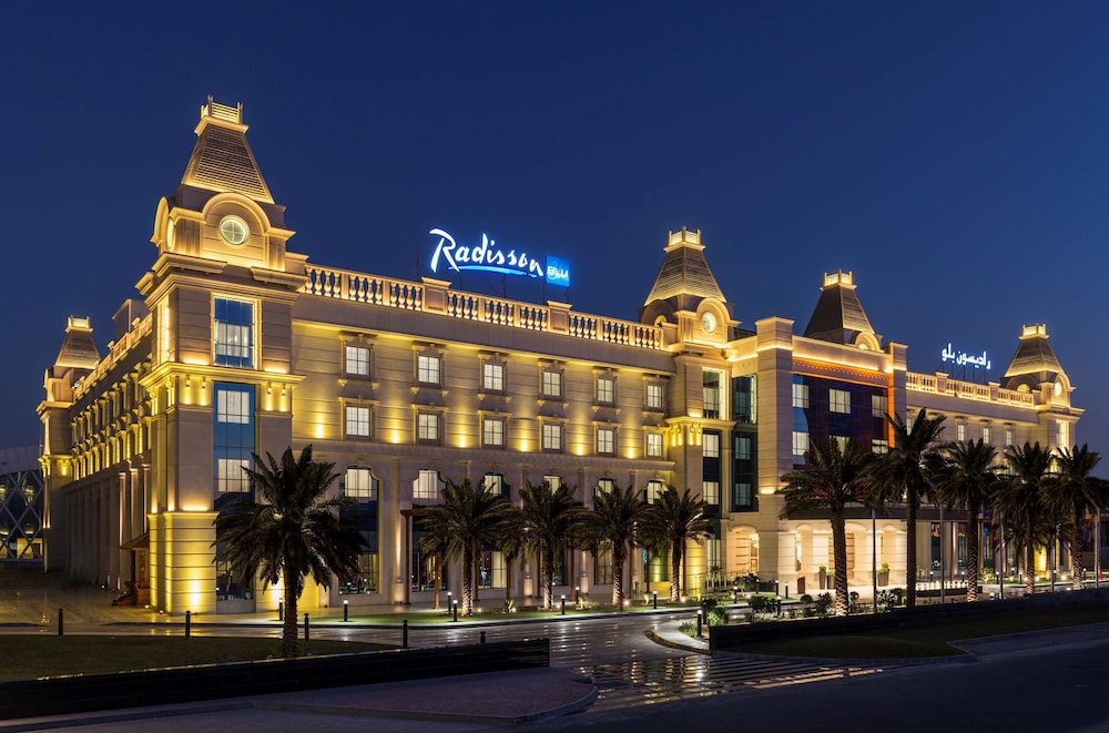 Radisson Blu Hotel Ajman 1