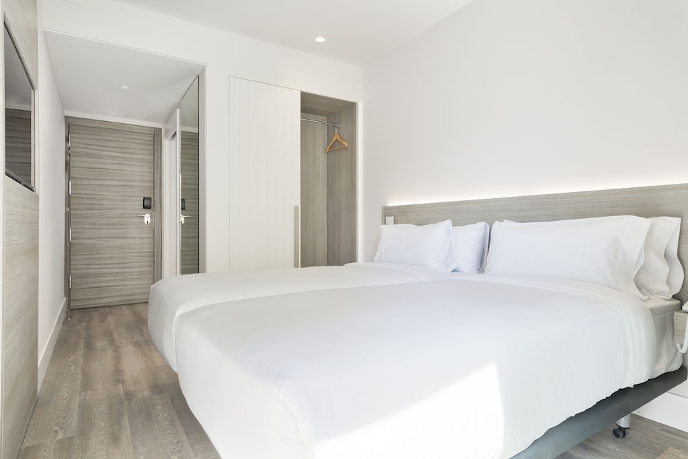 Niu Barcelona 12