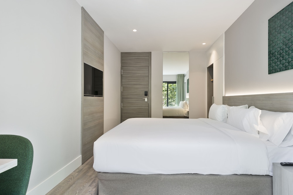 Niu Barcelona 13