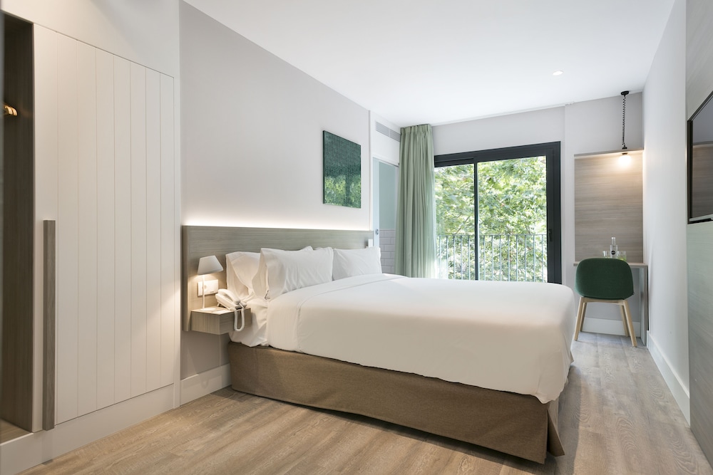 Niu Barcelona 5